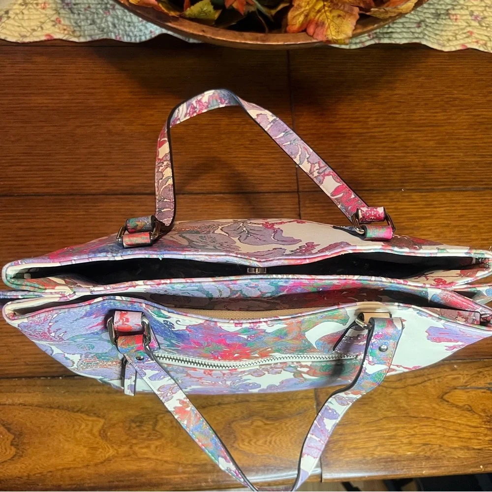 Enzo Angiolini watercolor floral shoulder bag